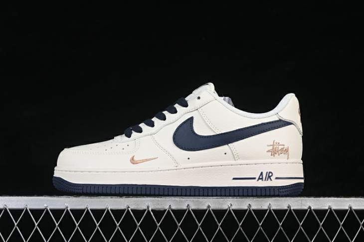 Picture of Air Force 1 _SKUfw22429758680340092fw
